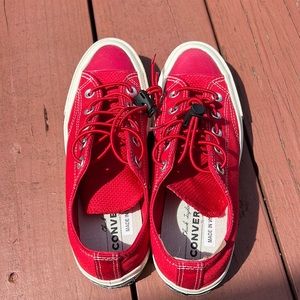 Red converse so unique